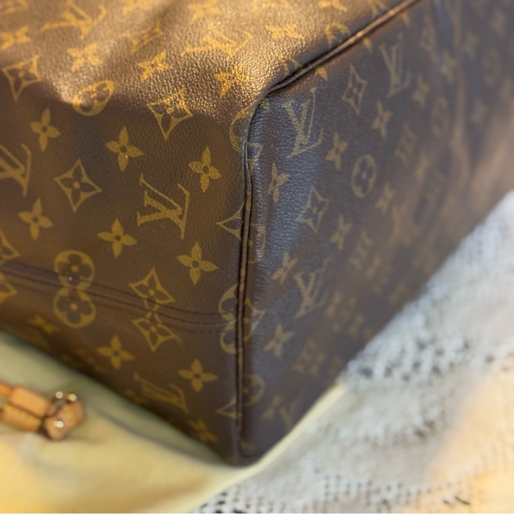 Louis Vuitton Monogram Neverfull GM - Picture 8 of 14